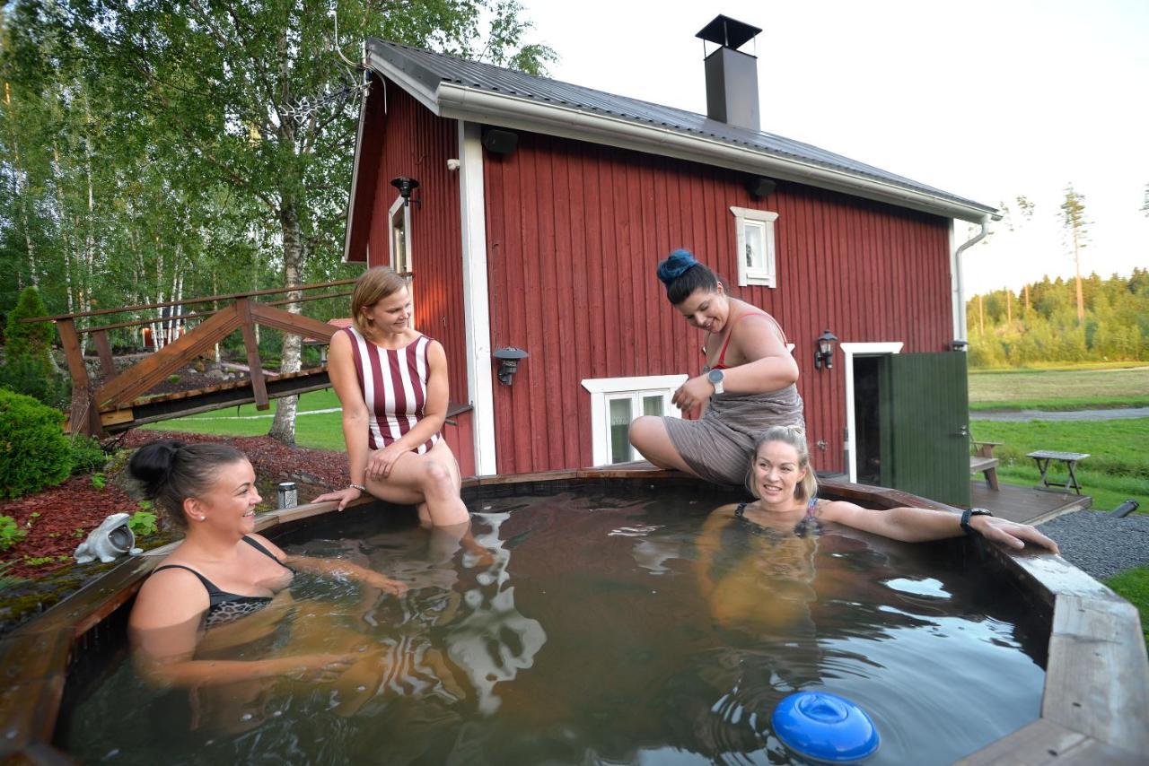 Saunamaailman Vanha Toelli Sastamala Esterno foto